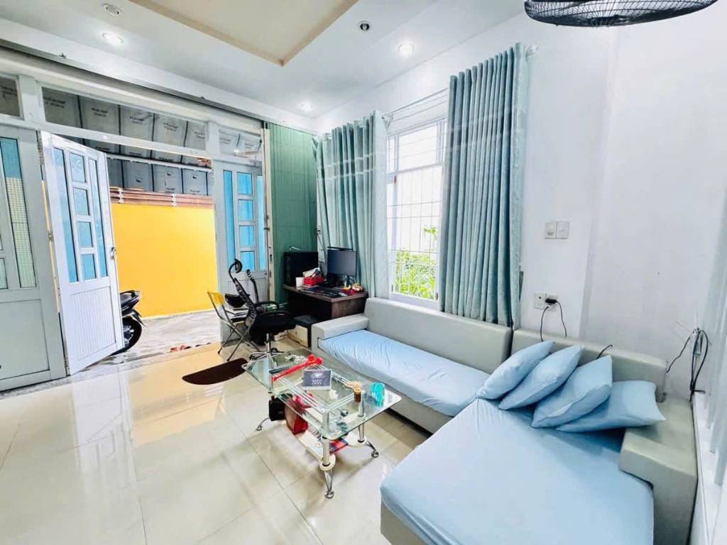Bán nhà 2 tầng mới, hẻm Khu AT sát Nguyễn Xiển, cách biển Hòn Chồng 2km