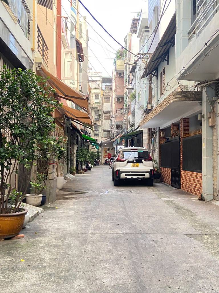 BÁN NHÀ HẺM XE HƠI GẦN MẶT TIỀN ĐƯỜNG HÒA HẢO P5 QUẬN 10 – VỊ TRÍ ĐẸP, GIÁ TỐT