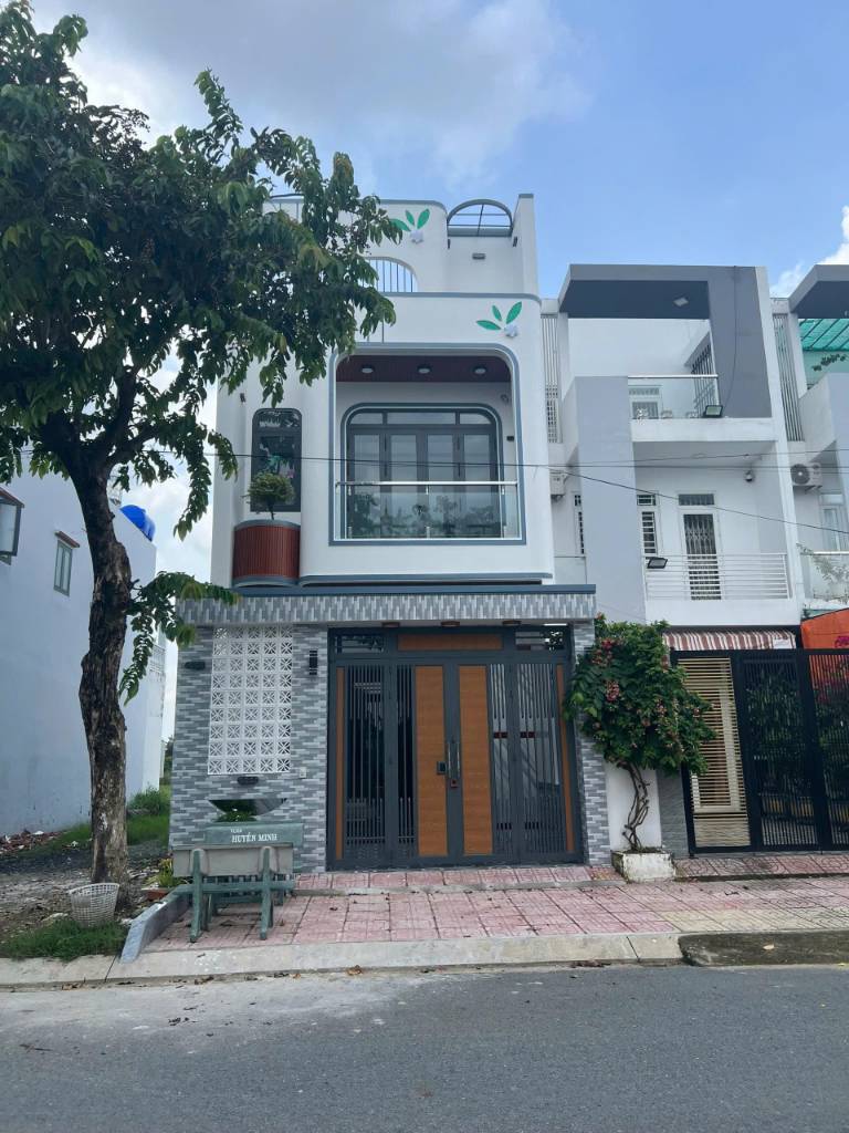 Nhà phố Phước Vĩnh, Long An  full nội thất, diện tích 99,3M² – Giá chỉ 2 tỷ 3, đã hoàn công, mặt tiền 8m