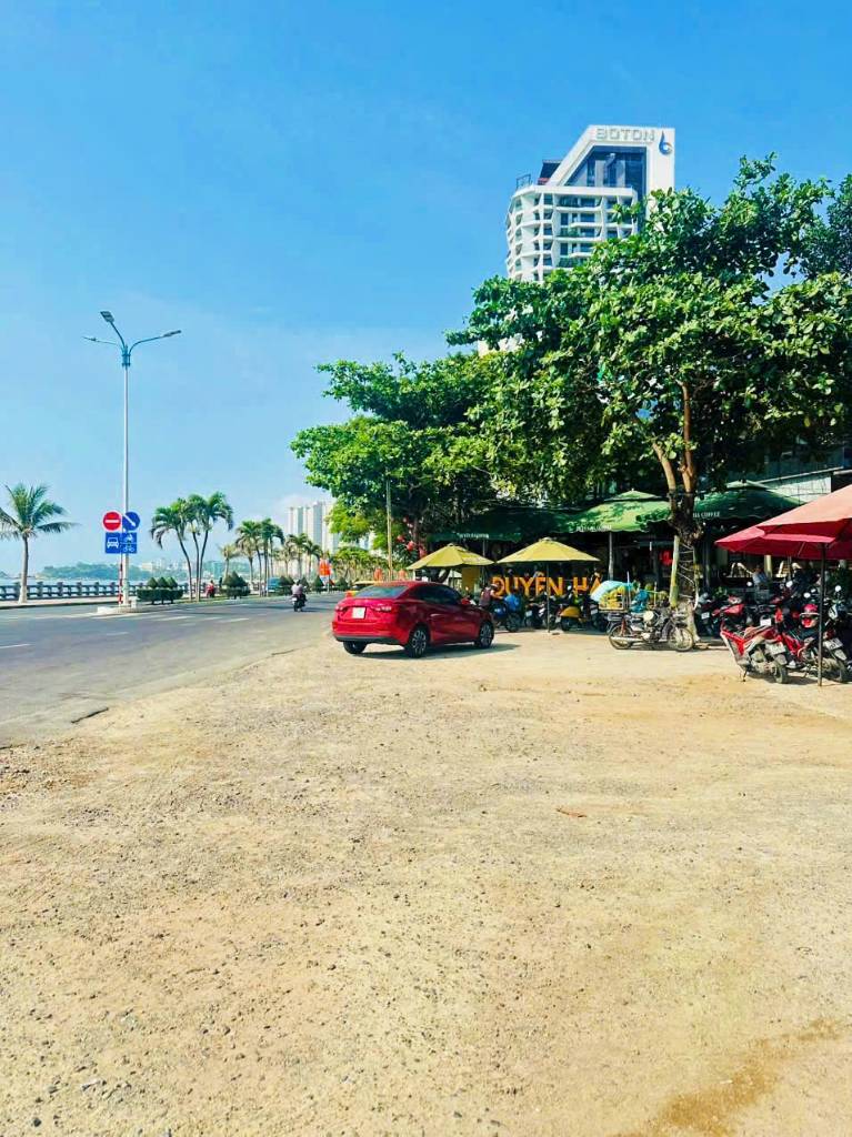 Đất mặt tiền Ba Làng, sát cà phê Duyên Hà, cách biển 80m