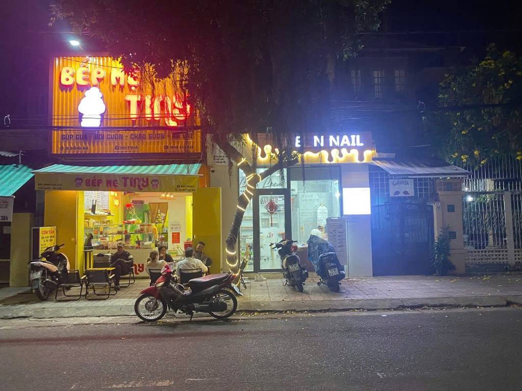 Nhà mặt tiền Đống Đa, ngang hơn 10m, khu phố Hàn Quốc