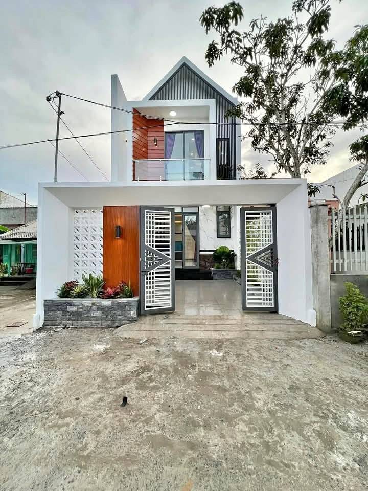 CHỦ NHÀ GIẢM SÂU! NHÀ PHỐ 103.7M² CAO CẤP, PHÁP LÝ HOÀN HẢO - CHỈ CÒN 2.6 TỶ!