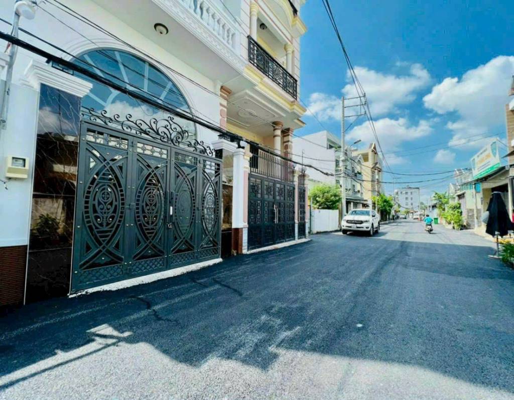 Chính chủ gửi bán đất mặt tiền 61 Nguyễn Trung Nguyệt, Quận 2( cũ)  đất full thổ ngang 14,83m nở hậu 26,05m