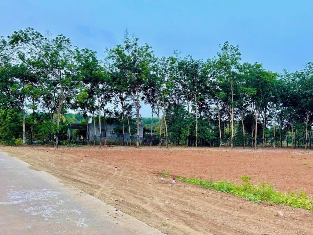Bán đất nền Long Hà Phú Riềng, đường bê tông 6m, ô tô vào tận nơi