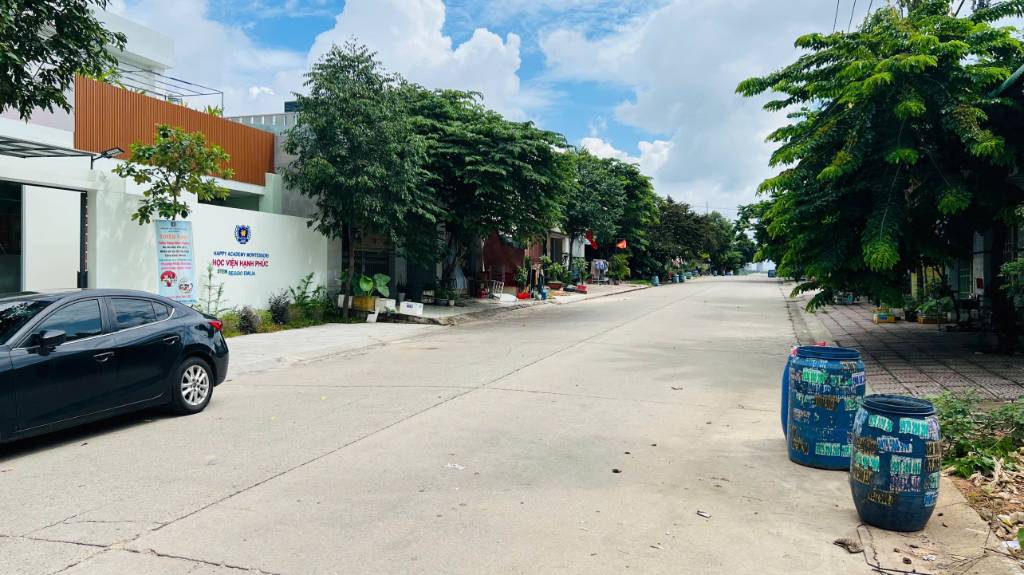 Ông anh chính chủ cần bán nhanh lô đất 300m2, 2 sổ rời, đường chợ thông dài, gần trường học