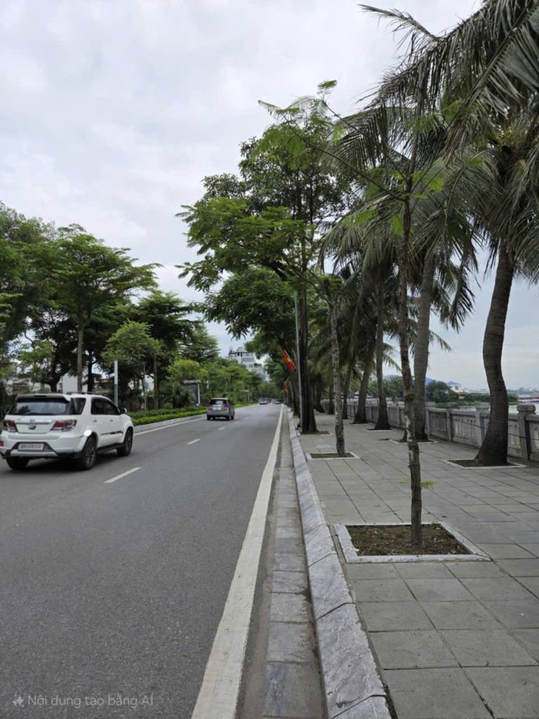 Bán nhà Lạc Long Quân, gần Hồ Tây, Lô góc 76m2, Vị trí siêu đẹp, Giá 19.1 tỷ