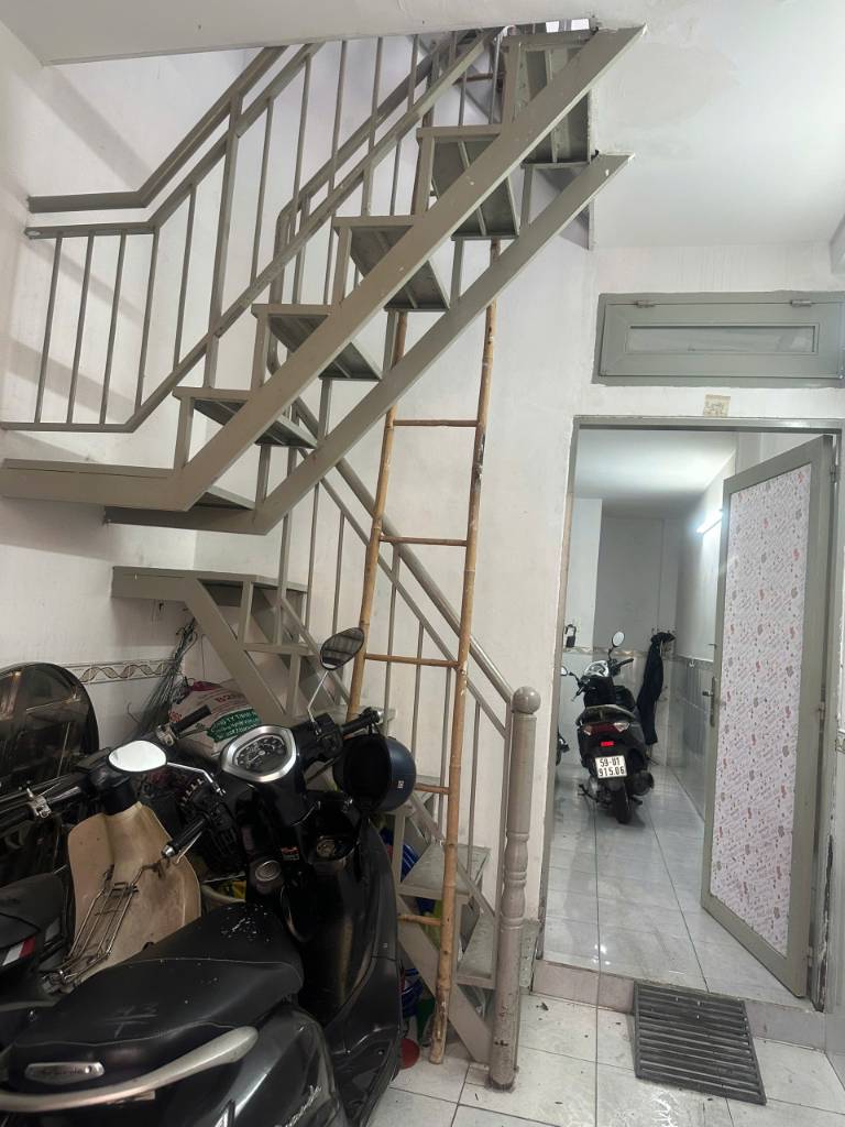 Bán nhà đường 3/2 Quận 10 dt( 3 x 9.5m) giá 5 tỷ 250 triệu