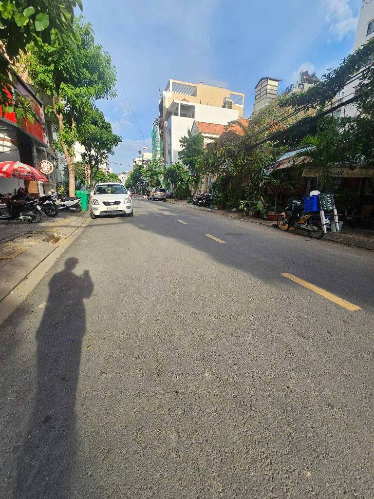 Bán nhà HXH 2 tầng ngay trung tâm Quận 7, cạnh Lotte Mart, DTSD 58m2, không quy hoạch