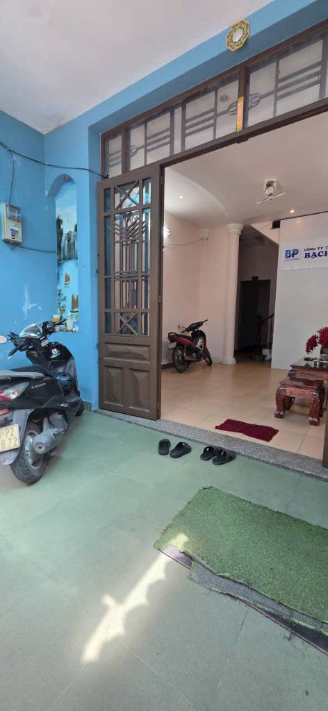 Cho thuê nhà MT P4, Tân Bình, gần sân bay TSN, 4 tầng, 4PN, tiện KD nhiều ngành nghề, giá 23tr