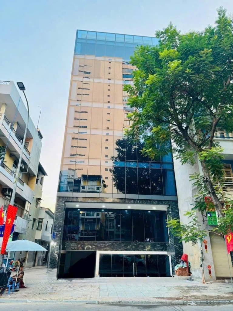 CHO THUÊ TOÀ NHÀ 65 - 68 - 69 PHÓ ĐỨC CHÍNH, QUẬN 1 - DT: 12M X 36M, 2 HẦM 8 TẦNG