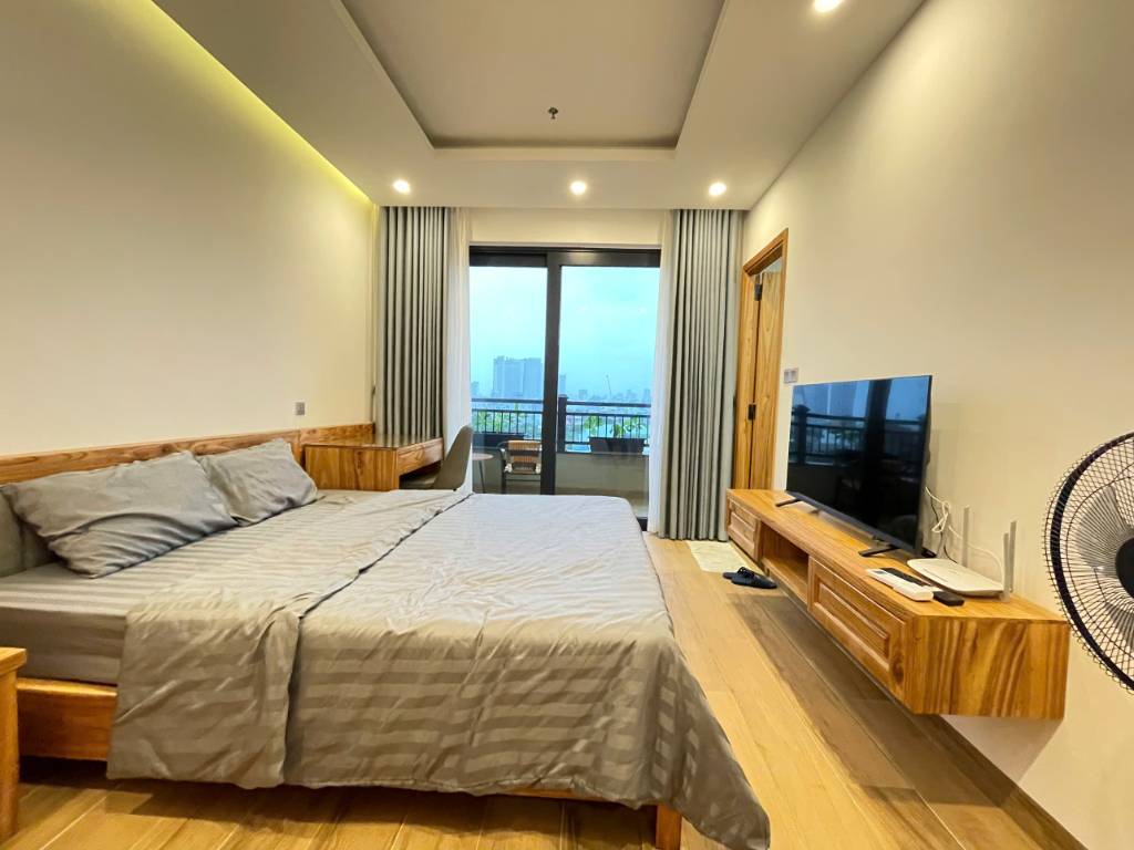 Căn hộ 1 phòng ngủ tầng cao gần biển Phạm Văn Đồng - Sơn Trà
