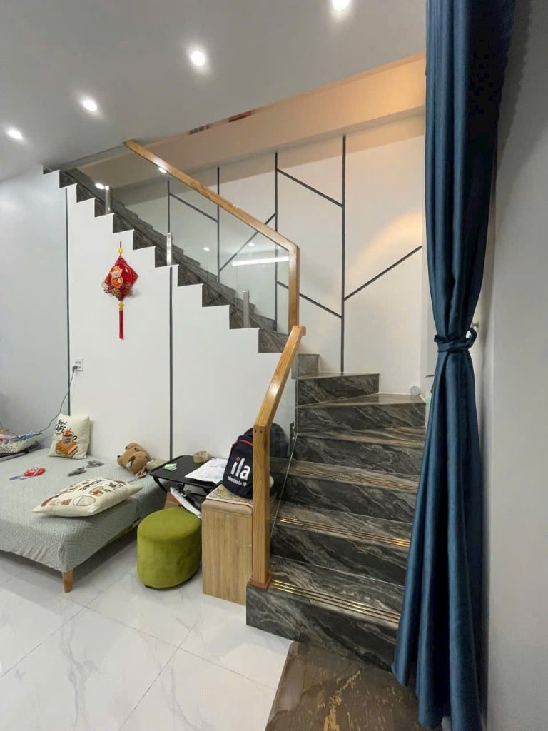 Nhà trệt lầu 3 phòng ngủ gần Bệnh Viện Đa Khoa Trung Ương Cần Thơ