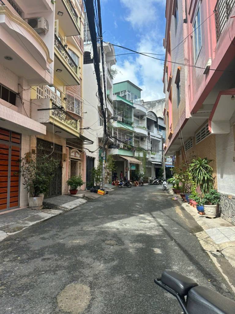 BÁN NHÀ CẤP 4 HXH 10M THÀNH THÁI, QUẬN 10 - 4.2x17m - GIÁ 18 TỶ TL