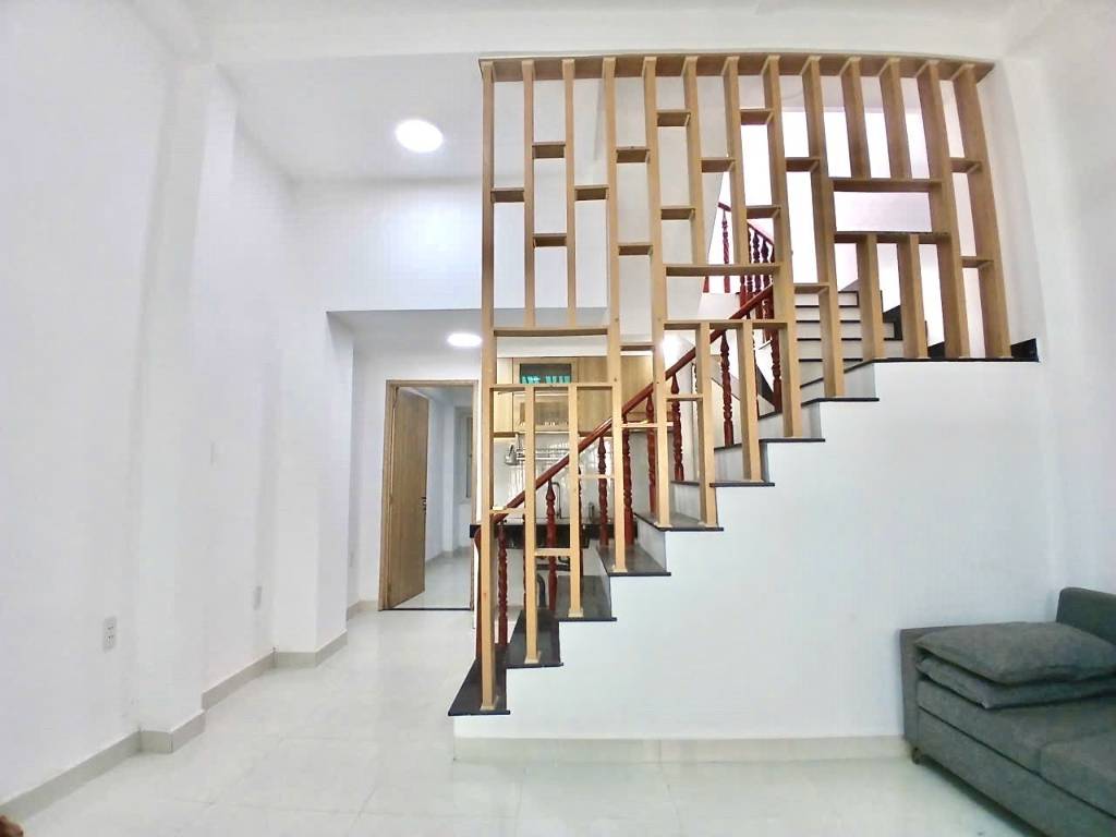 B.á.n nhà đẹp Linh Xuân Thủ Đức – Đường xe hơi tận nơi, giá chỉ 4.4 tỷ