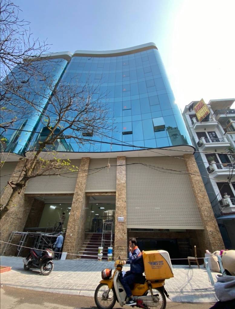 Bán gấp tòa nhà Văn Phòng VIP 9 tầng mặt phố Hoàng Ngân Dt 405m2 Mt 16m. Giá 250 tỷ