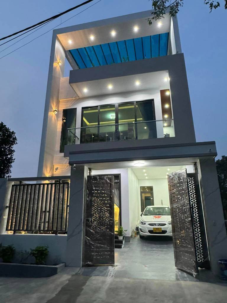 Nhà Phố Cần Đước 95m² Kdc Sầm Uất, Hoàn Công, Vị Trí Đẹp, Giá Chỉ 2.3 Tỷ