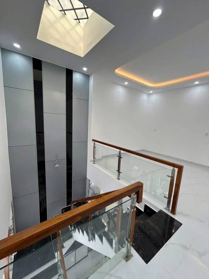 BÙNG NỔ! NHÀ PHỐ 112M² GẦN CHỢ BÌNH CHÁNH, GIÁ SIÊU ƯU ĐÃI CHỈ 2.55 TỶ!