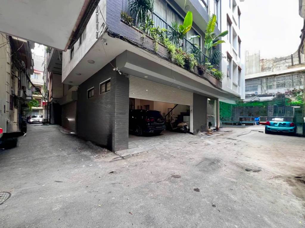 SIÊU PHẨM HOÀNG CẦU, LÔ GÓC 7 TẦNG, THANG MÁY, VỈA HÈ, GARA Ở KINH DOANH, GẦN HỒ