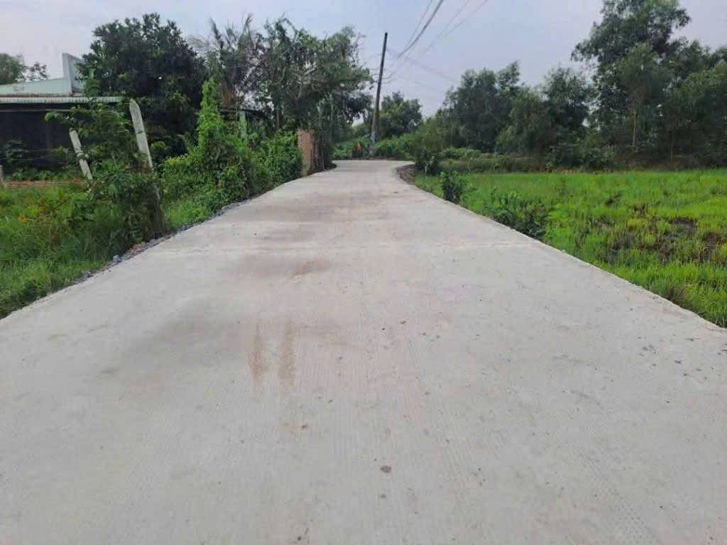 Gia đình cần bán nhanh lô đất 5x25m thổ cư ngay TT Thị Trấn, Bến Lức, Long An