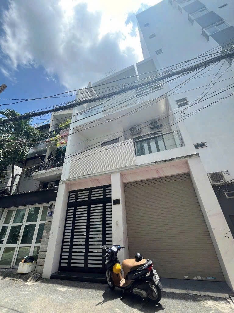 Chính chủ định cư nước ngoài, bán căn nhà tâm huyết, hẻm nhựa 6m Tăng Bạt Hổ , sát mặt tiền