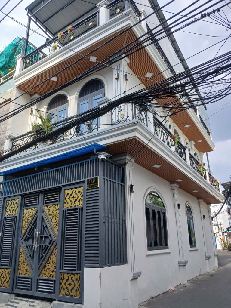 BÁN GẤP NHÀ 2 MẶT TIỀN NÚT GIAO THÍCH QUẢNG ĐỨC - PHẠM VĂN ĐỒNG