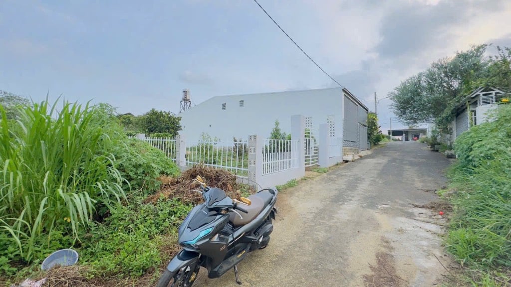 Bán ngộp lô đất 550tr, Diện tích 2400m2 có 150 thổ cư tại Phú Giáo, Bình Dương
