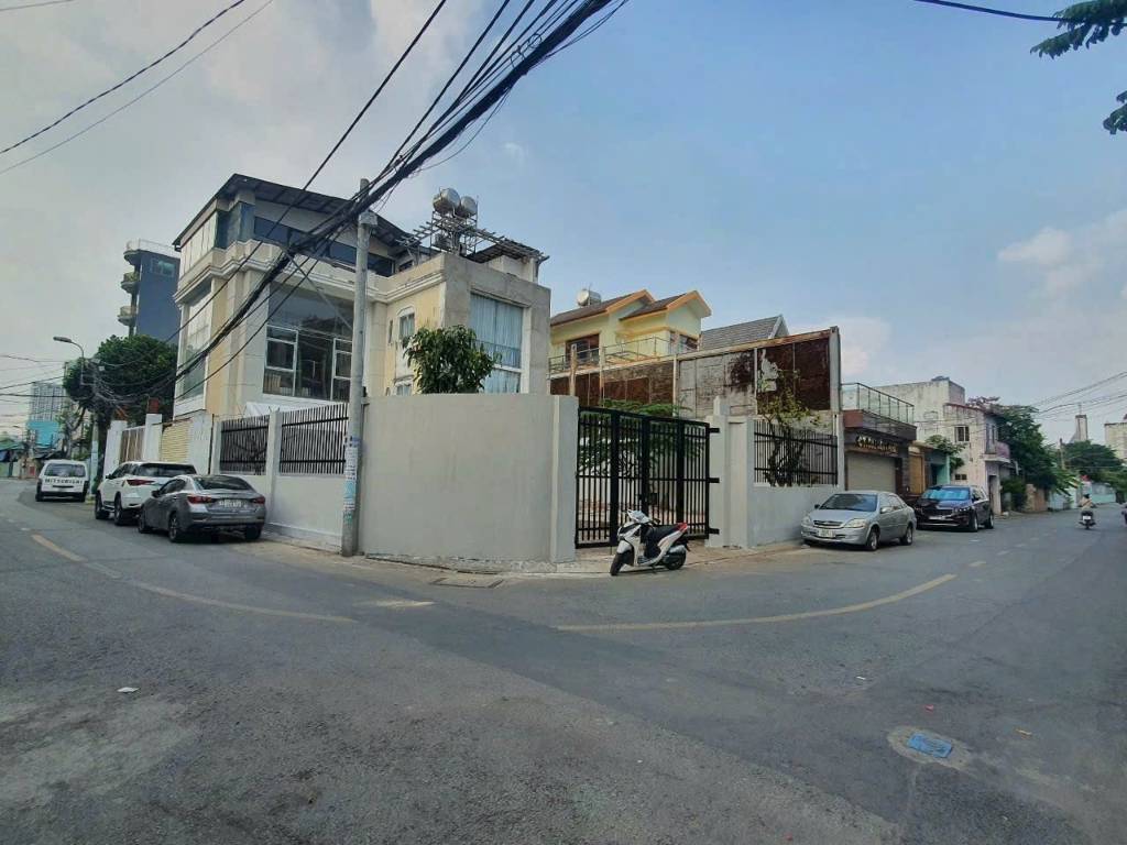 Bán đất Quận 2 Góc 2 mặt tiền đường xe tải cách Lê Văn Thịnh 200m full thổ XD 5 tầng ngang 10m