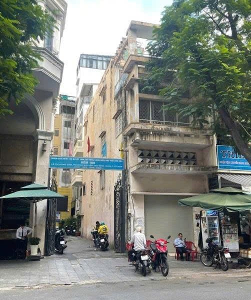 Cho thuê nhà mặt tiền Lê Thị Hồng Gấm, Quận 1