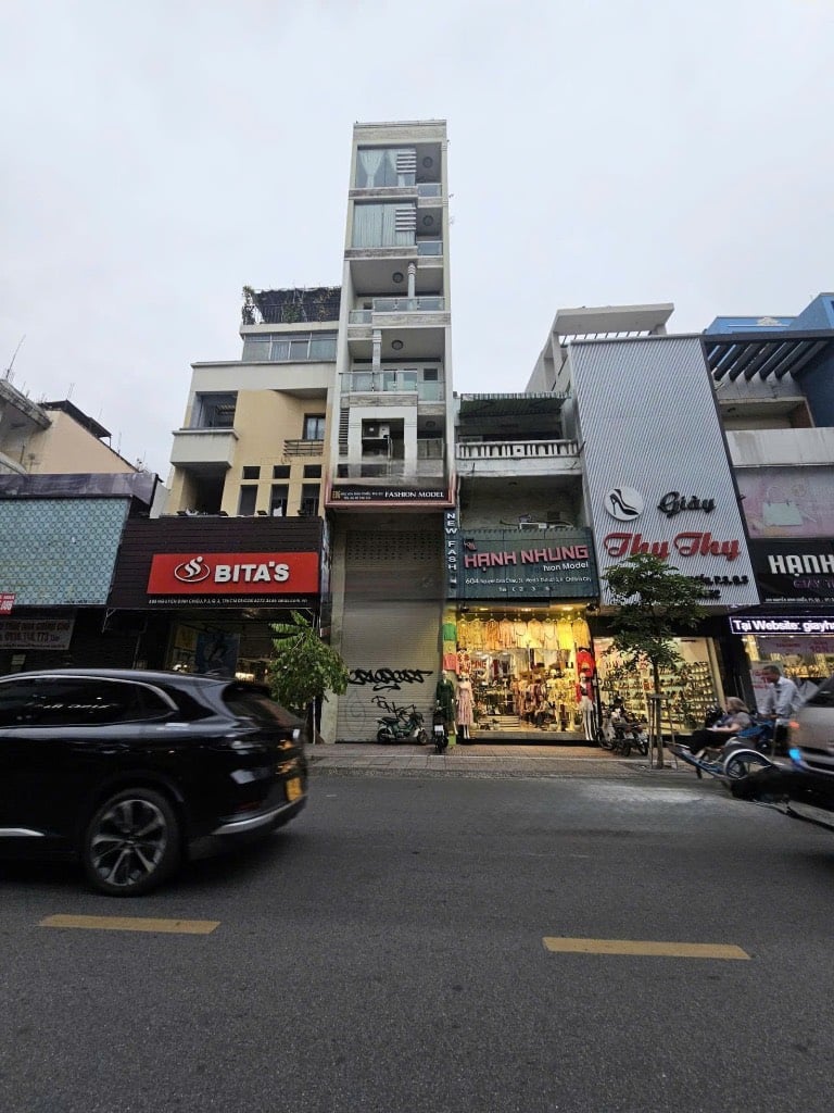 Cho thuê tòa nhà ngay Nguyễn Đình Chiểu, Quận 3