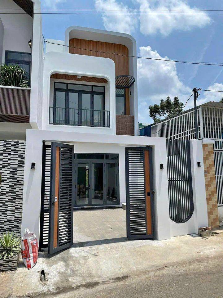 Bán nhà Long Trạch 100m² kcn cầu tràm, shr, full nt, hoàn công, gần chợ bc, 2.5tỷ