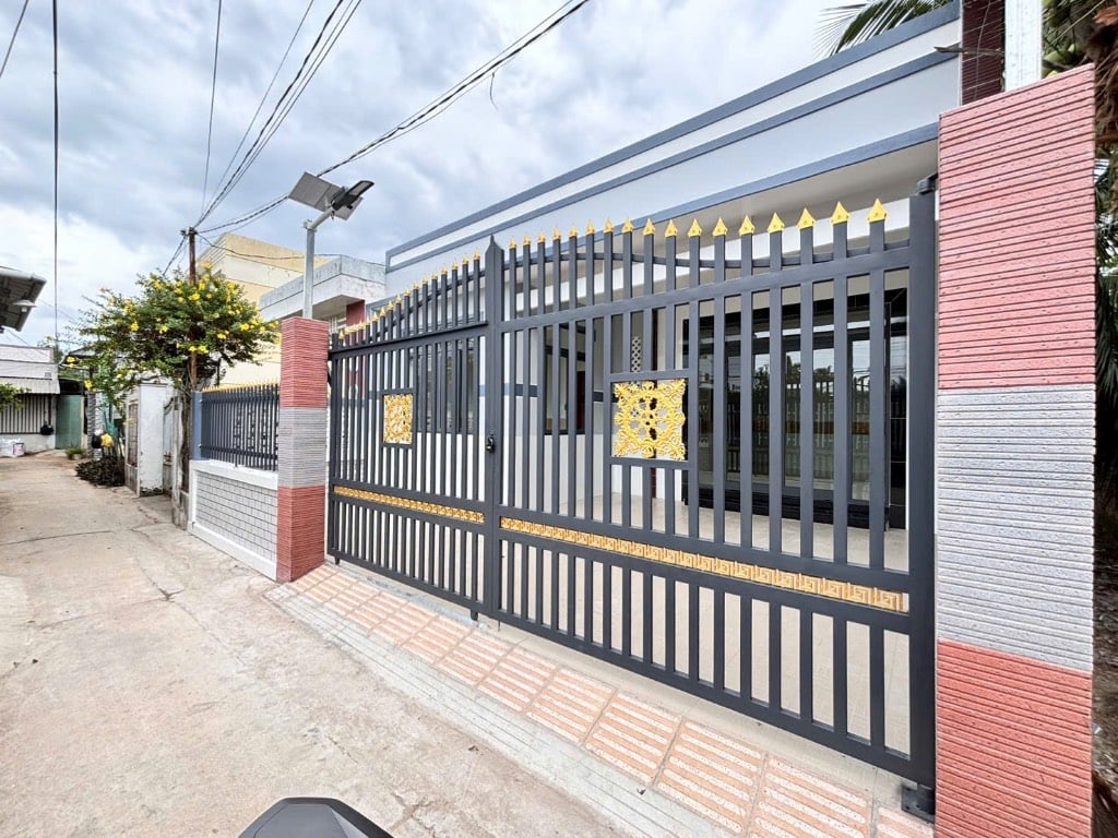 Bán căn nhà diện tích 152m2 tại phường Bến Tre, Tỉnh Vĩnh Long gần trường Mỹ Hoá, Bệnh Viện