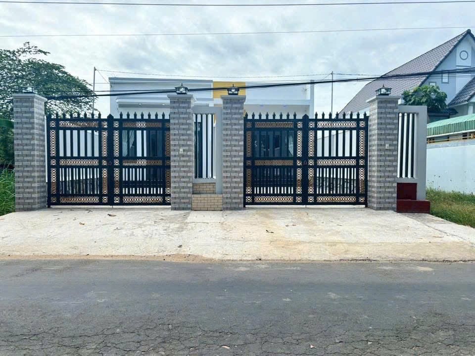 Bán nhà  tại phường An Hội, Tỉnh Vĩnh Long 120m2 - mặt tiền lộ nhựa