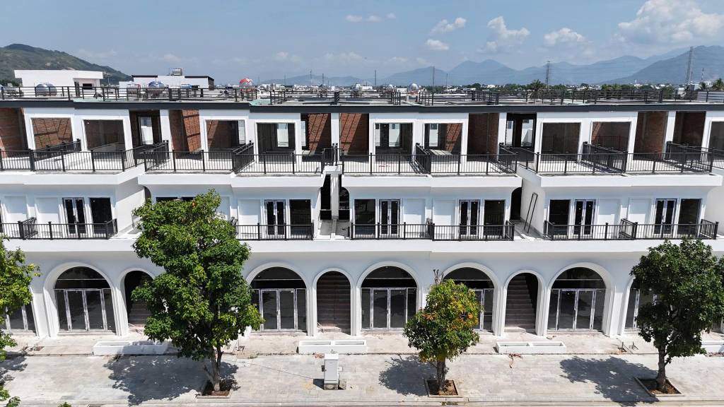 Nhà  trung tâm KĐT Mỹ Gia Nha Trang, 3 tầng 1 lửng, giá chỉ từ 6 tỷ