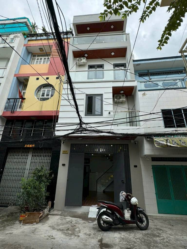 Bán Nhà hẻm 6m Lạc Long Quân – 4,5 x 9,3m – 5 Tầng, 7 CHDV – Thu Nhập 40Tr/Tháng – Giá 8,8 Tỷ TL