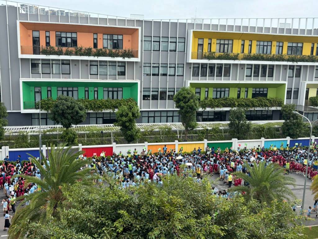 CHO THUÊ NHÀ PHỐ 5 TẦNG 176M²  ĐỐI DIỆN VINSCHOOL - GIÁ TỐT CHỈ 55 TRIỆU/THÁNG