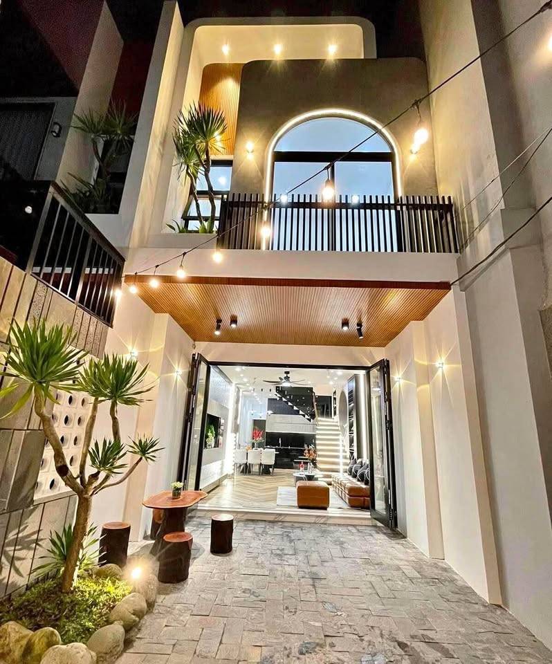 CHỈ 2.3 TỶ SỞ HỮU NGAY NHÀ PHỐ CẦN ĐƯỚC, 103M² - VỊ TRÍ ĐẸP, ĐẦY ĐỦ TIỆN ÍCH, SỔ HỒNG TRAO TAY