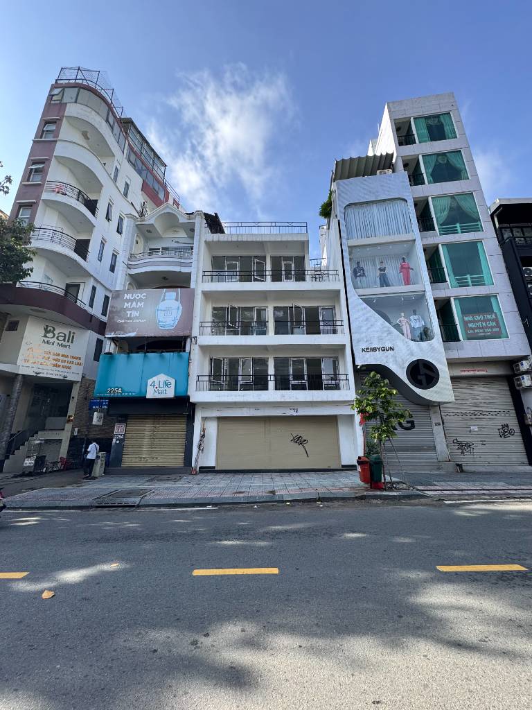 Cho thuê nhà MT Trần Quang Khải, P. Tân Định, Quận 1, DT: 8x14m, CN: 85m2, Giá 150tr