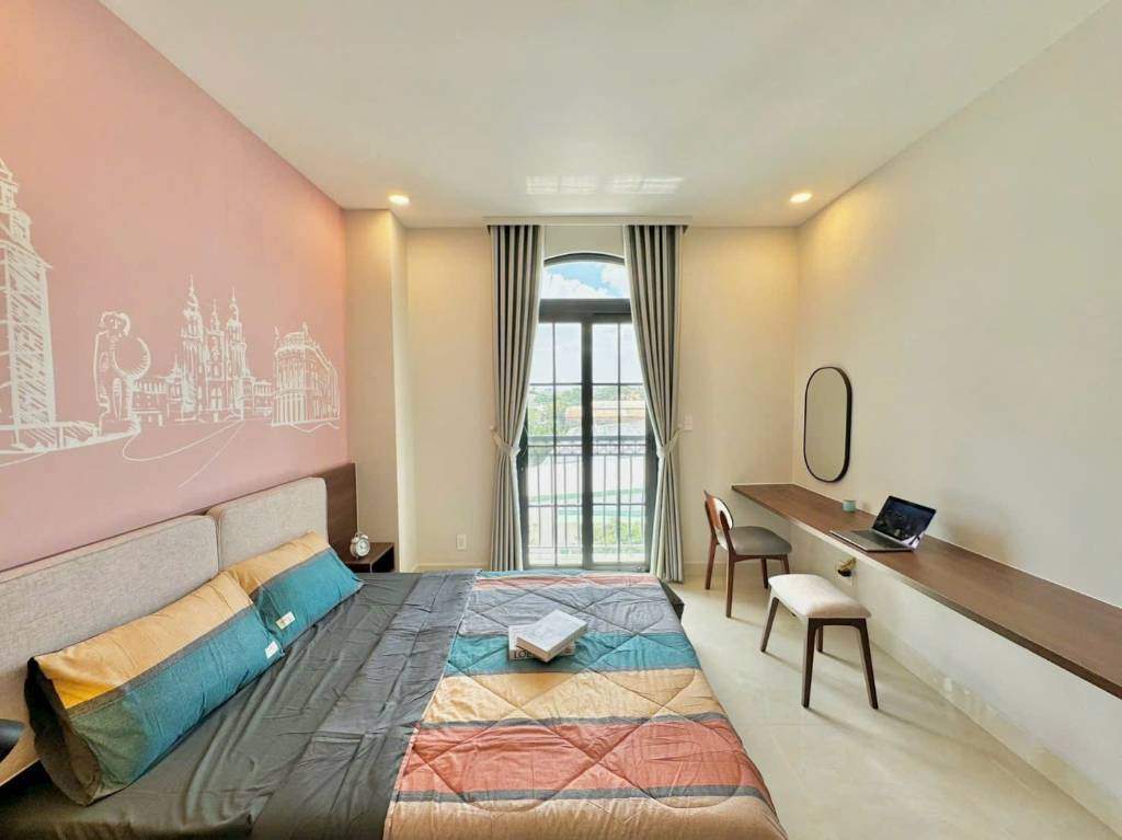 Căn Hộ Studio Ban Công Rộng 35m² - Full Nội Thất - Thang Máy - ngay Sân Bay - công viên Gia Định