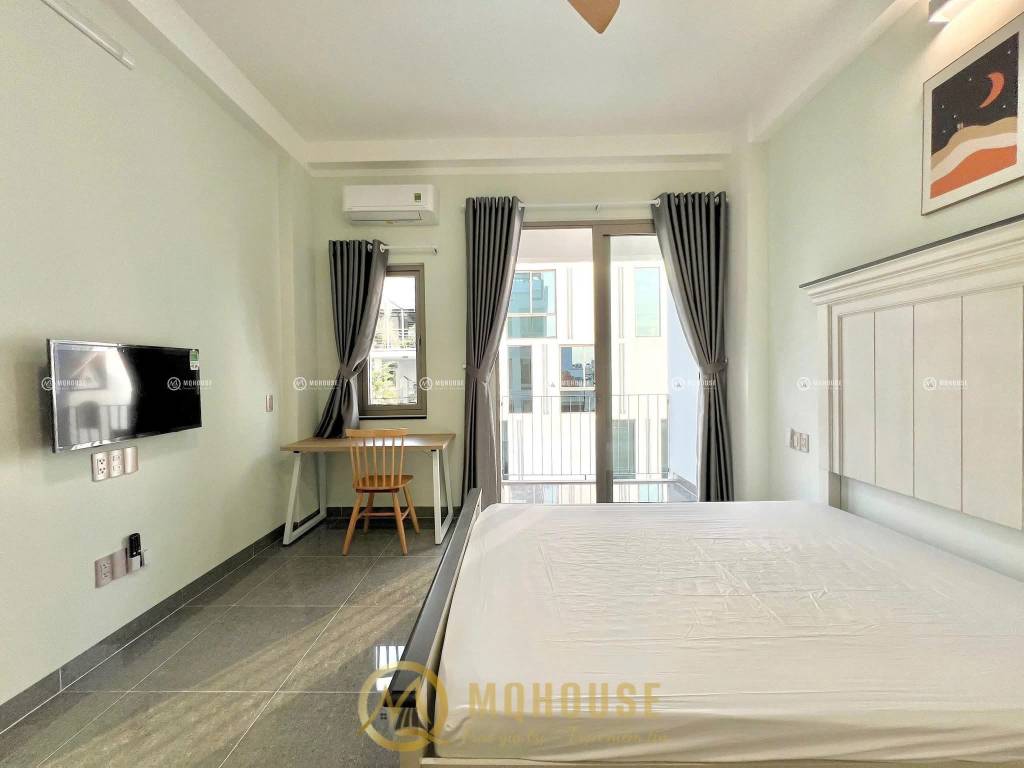Căn Hộ Studio Rộng 36m² Ban Công Full Nội Thất - Thang Máy - ngay Sân Bay - công viên Hoàng Văn Thụ
