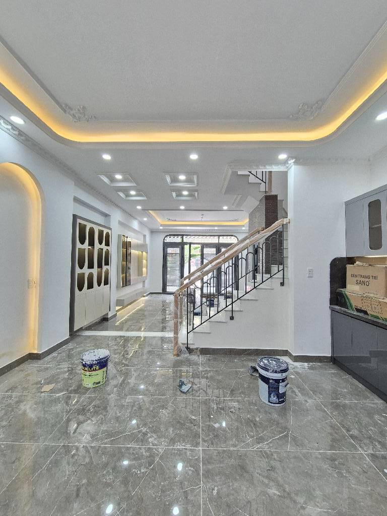 Bán Gấp nhà 3 tầng 4m x13m mới xây Nguyễn Tư giản chỉ nhỉnh 6 tỷ