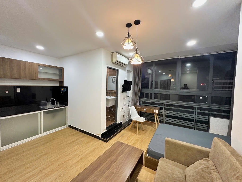 Giảm giá Sâu Phòng Thang Máy 35m2 Cửa Sổ Lớn ngay Phùng Văn Cung Gần Quận 1 Quận 3
