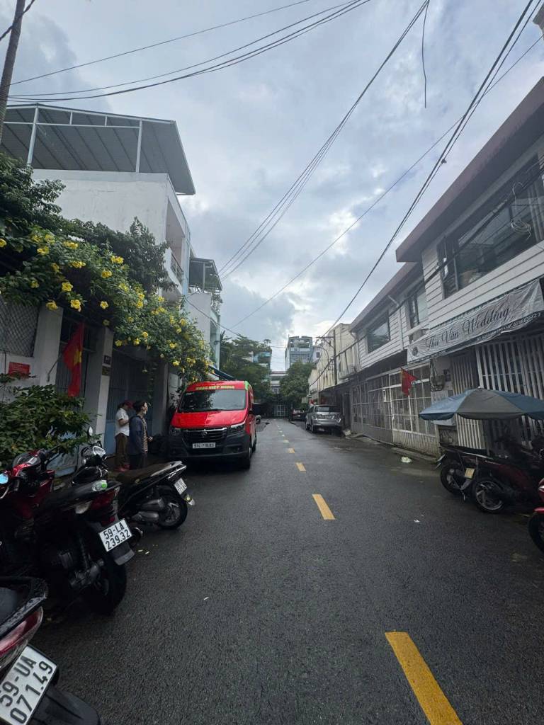 Bán nhà mặt tiền Dân Chủ, 64m2, 4 tầng, full nội thất, chỉ 11 tỷ TL
