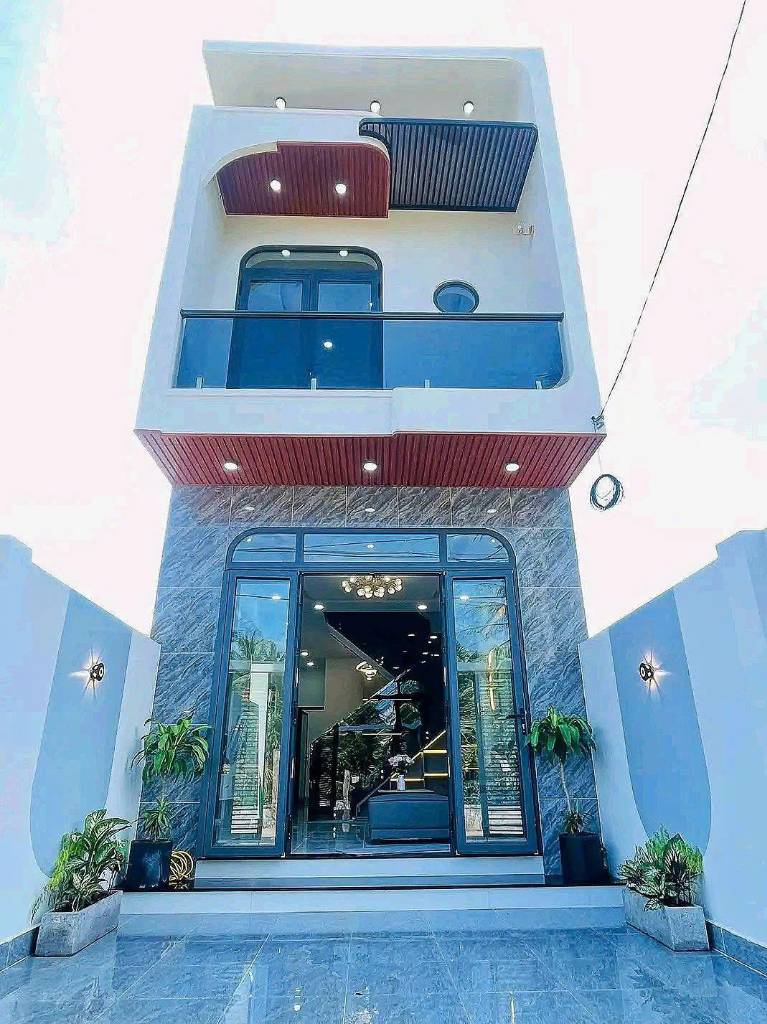 NHÀ HOÀN CÔNG THỦ DẦU MỘT, CÁCH ĐẠI NAM 3KM, SÂN XE HƠI, ĐƯỜNG 7M, HỖ TRỢ BANK 70%, GIÁ 2.55 TỶ