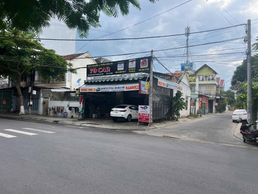 Bán nhà Dương Hiến Quyền, 3 mặt tiền, vị trí siêu đẹp, ra biển 150m