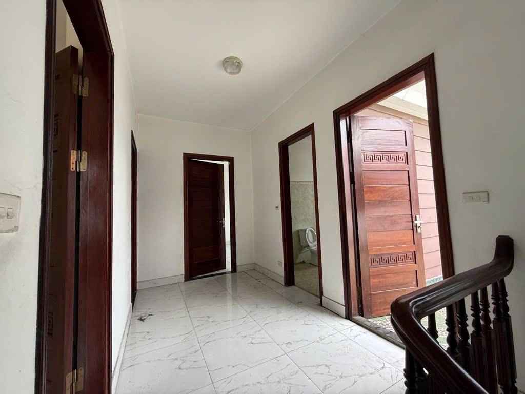 Bán Biệt Thự 3 tầng- Khu Kim Chung Di Trạch – Sân Vườn, Lô Góc, 176m², Giá 16 Tỷ