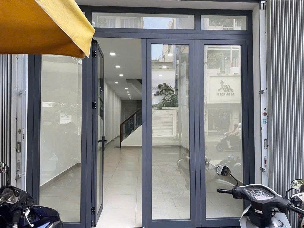 Cho thuê nhà mặt tiền Nguyễn Đình Chiểu - Vị trí trung tâm