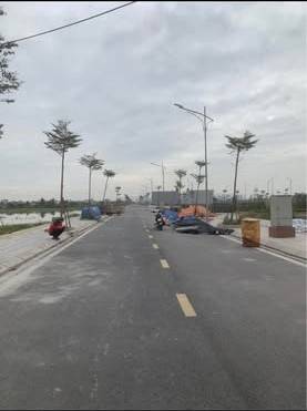 Bán lô đất 350m² khu tái định cư sổ đỏ sẵn sàng.