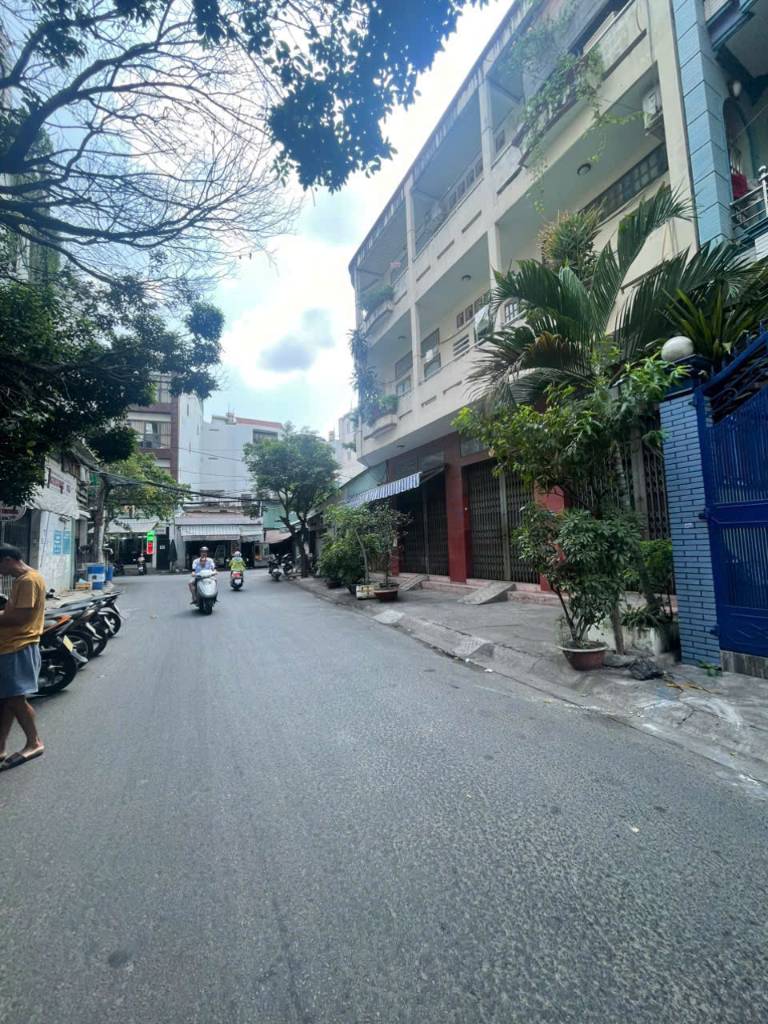 Cho Thuê Nhà Hẻm 2 Xe Hơi 3/2 Q.10 - 5,2 x 14m - 4 Tầng - Giá Chỉ 31 Triệu/Tháng