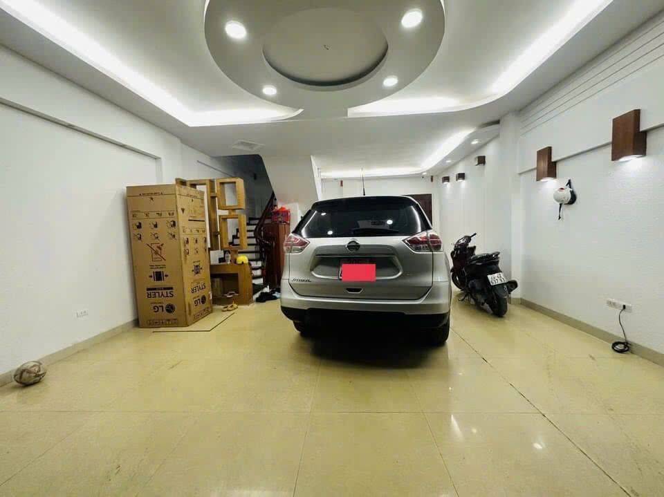 Bán nhà Phố Thái Hà, gara ô tô 7 chỗ, mặt tiền khủng 6.6m, hiếm trong tầm tiền