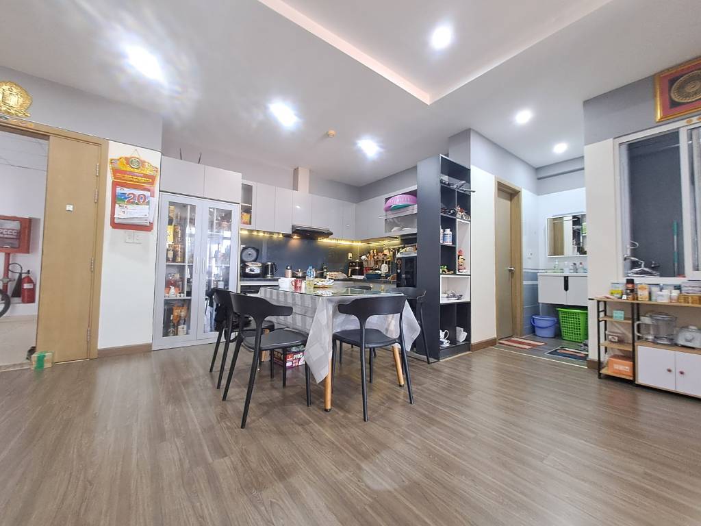 Căn hộ siêu đẹp CC Ngọc Lan, Đ. Phú Thuận, Quận 7, 9.4 x 10m, 2PN, 2WC. Chỉ 4.2 tỷ TL (SHR)